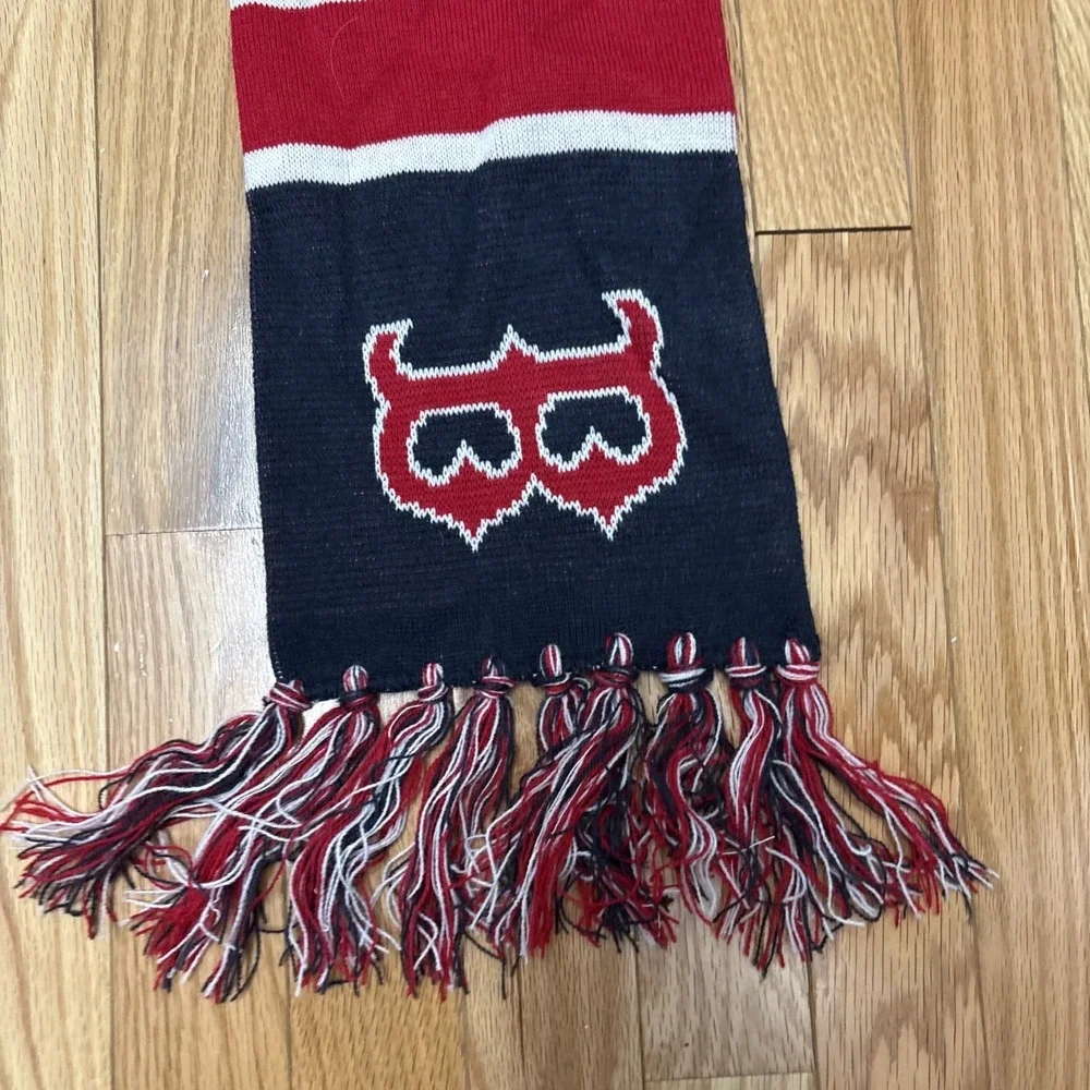 47 Brand Boston Red Sox Red Navy Spell Out Red White Blue‎ Scarf